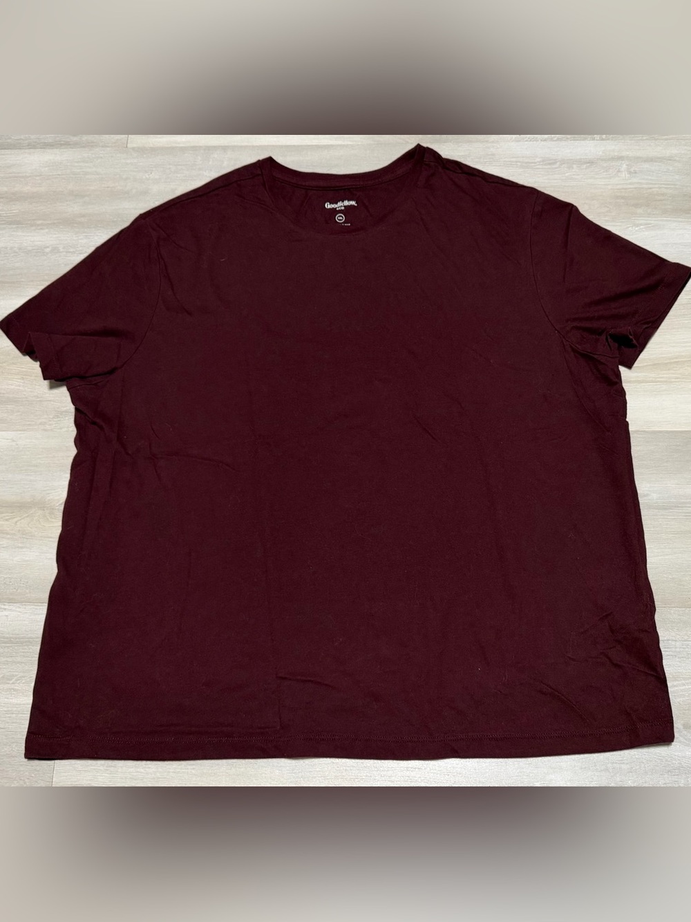 men's burgundy t shirt